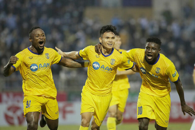 Xuân Mạnh mở tỉ số