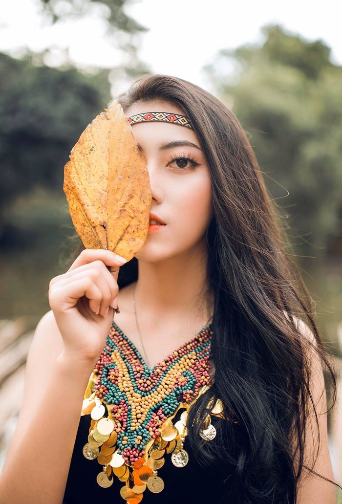 H Ru Lem Niê bản thân có sở thích mặc những trang phục truyền thống của người Ê Đê: 