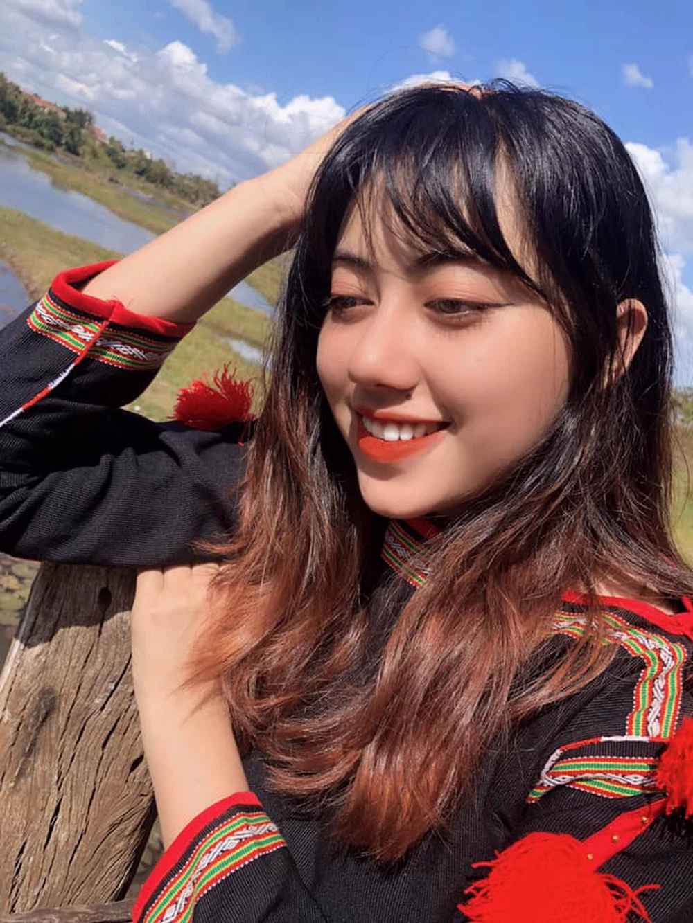 Được biết H Ru Lem Niê từng là nữ sinh của Đại học Đông Á ở Đà Nẵng, tuy nhiên vì lý do sức khỏe nên mới đây cô đã phải tạm dừng việc học.