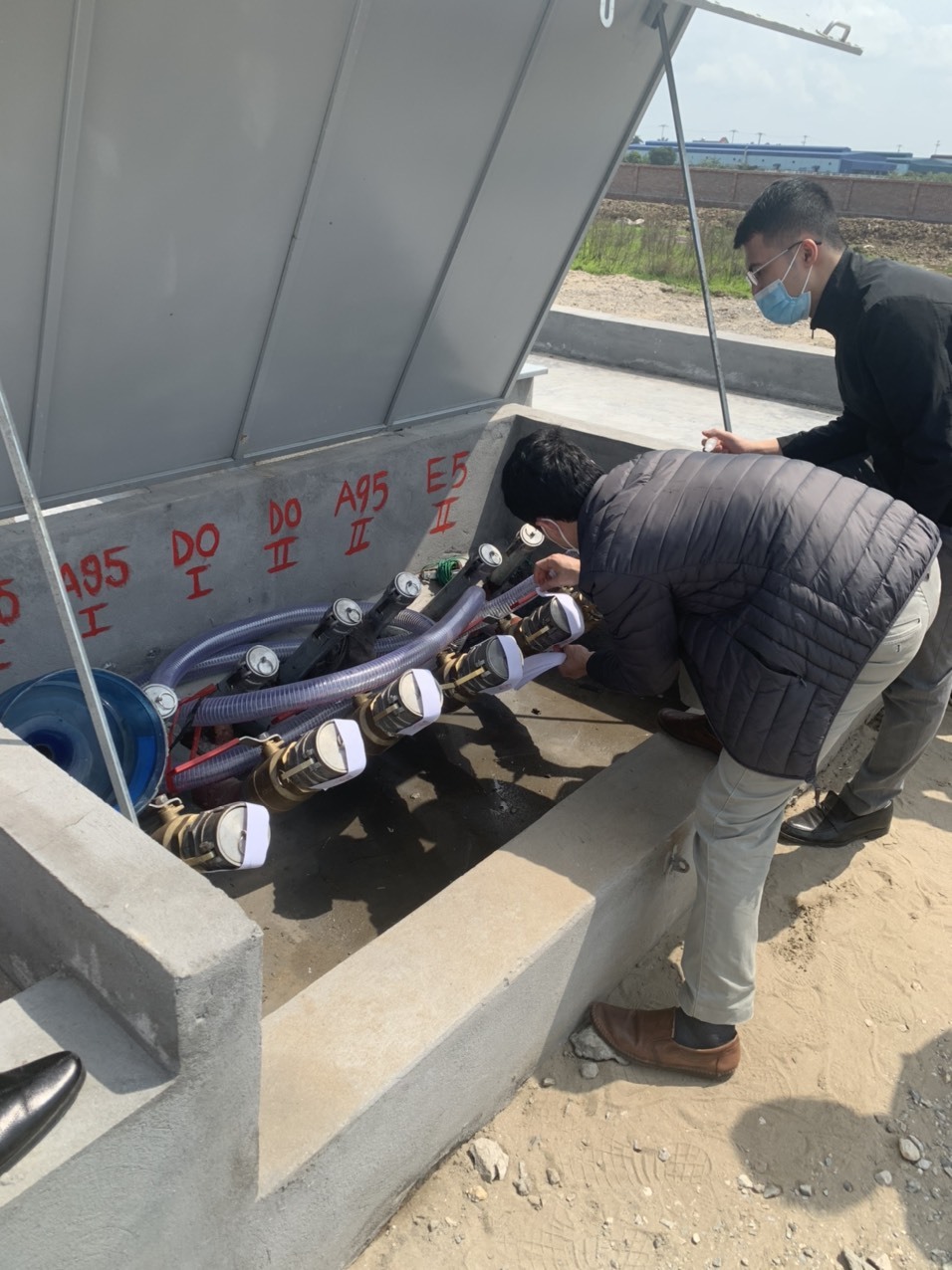 Cơ quan chức năng kiểm tra cây xăng