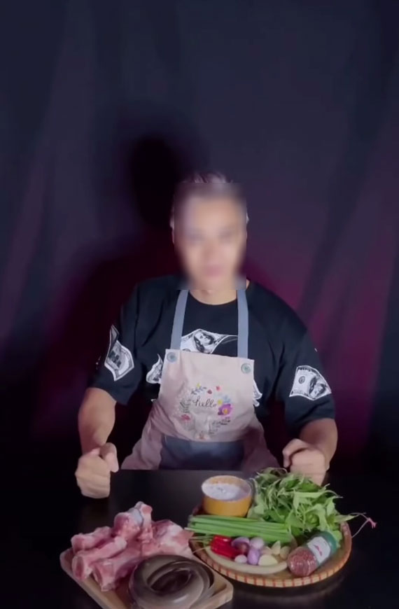 TikToker Cường Tráng Sĩ tố vợ cũ vẫn giữ mối quan hệ mập mờ với khách hàng trong quãng thời gian sống chung.