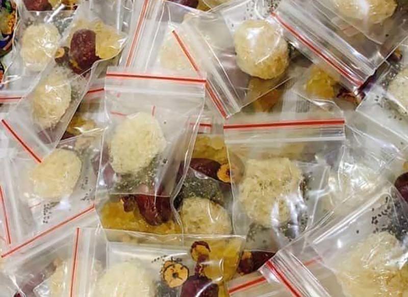 Nhiều nơi bán set yến baby với giá chỉ 25.000-35.000 đồng.