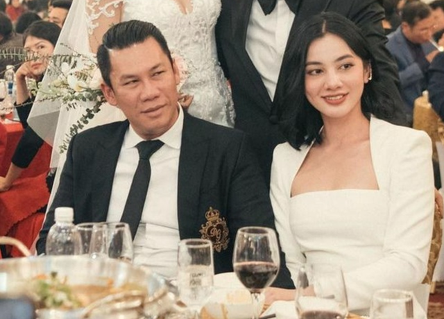 Sau khi quay trở về cuộc sống độc thân, cô nàng ngày càng trở nên xinh đẹp và thời thượng hơn so với trước đây.