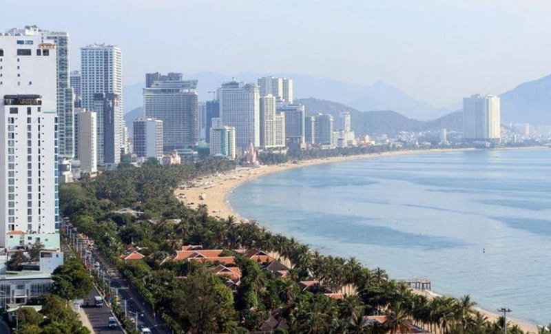 Nhiều khách sạn vẫn dè dặt mở cửa