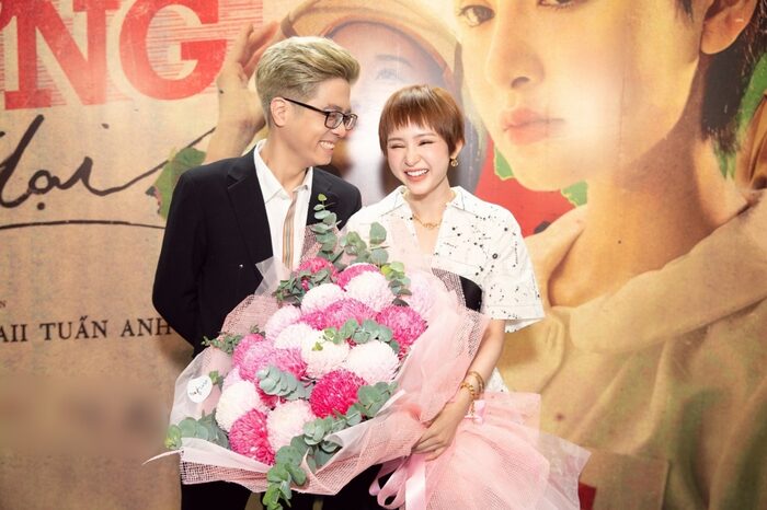 Bùi Anh Tuấn và Hiền Hồ tại một sự kiện âm nhạc.