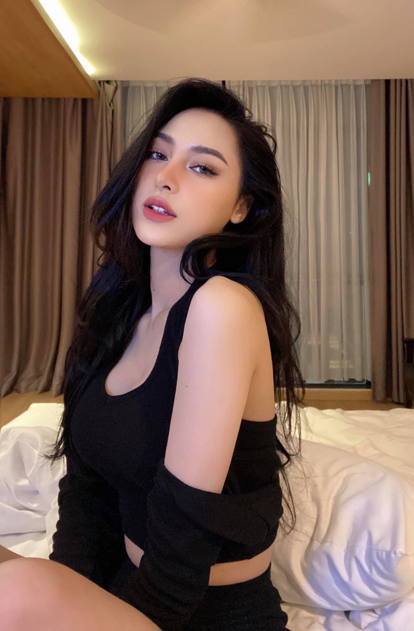 Sở hữu chiều cao 1,7m cùng gương mặt đẹp như tranh vẽ, H Duyên Bkrông thường bị nhầm là con lai và nổi tiếng khắp cõi mạng. Dù trên thực tế cô nàng hot girl Ê-đê này thuần Việt 100%.