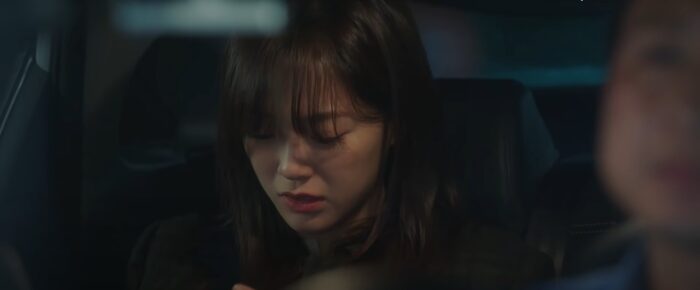 Shin Ha Ri sốt sắng đi tìm Tae Moo sau khi nghe tin anh chàng đi xem mắt.