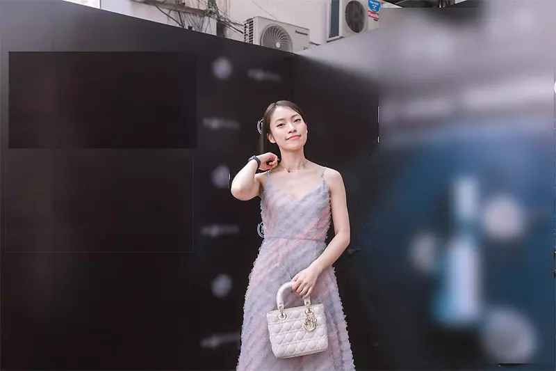 Nhắc đến Trần Khánh Vy, nhiều người sẽ phải thừa nhận nữ MC Đường lên đỉnh Olympia chính là hình mẫu 