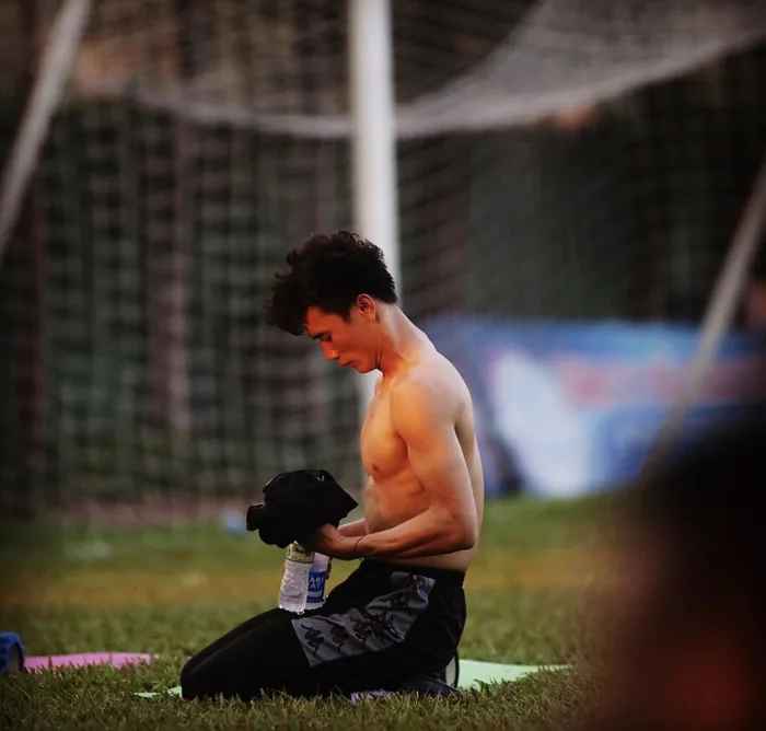 Hiện tại, thủ môn Bùi Tiến Dũng không quá nổi tiếng về kỹ năng chơi bóng mà tập trung vào công việc kinh doanh, làm người mẫu, quảng cáo.