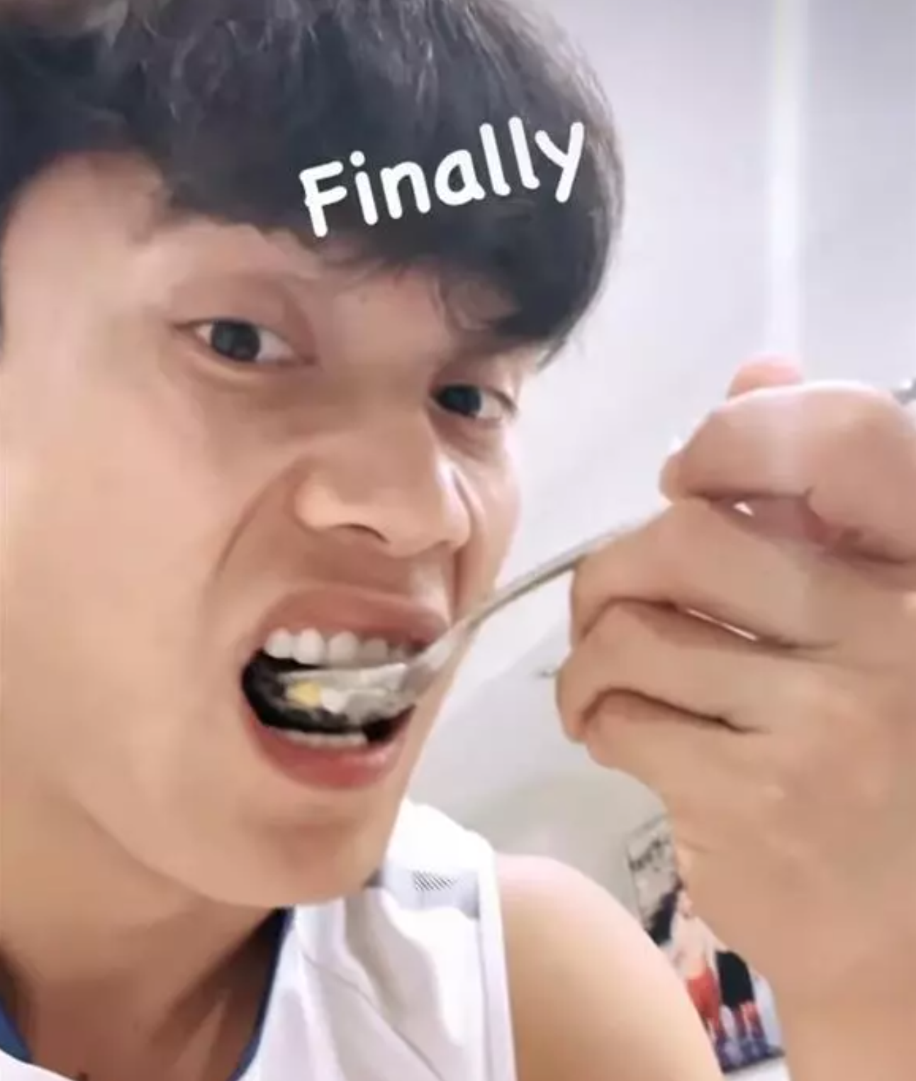 Có thể thấy, lần trổ tài nấu nướng này của Dianka Zakhidova có lẽ đã bị xếp vào món ăn thảm họa nhất từ trước đến nay cô làm.