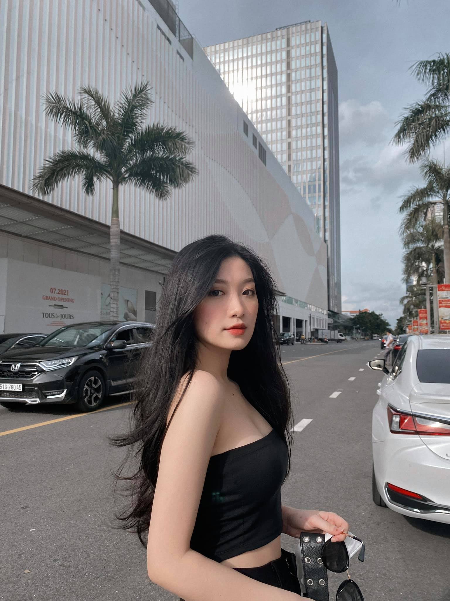 Sở hữu lợi thế về ngoại hình nên nữ sinh đã theo đuổi công việc người mẫu ảnh, KOL.