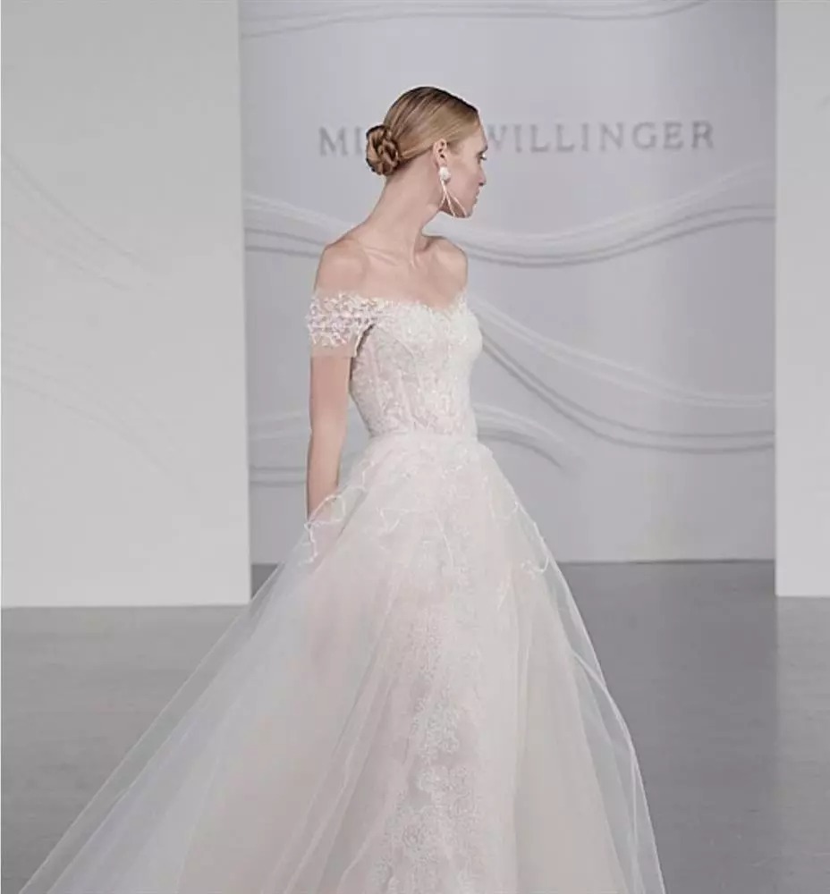 Cận cảnh chiếc váy được Son Ye Jin mặc trong hôn lễ chính thức