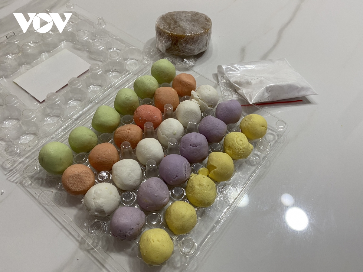 Khách hàng cũng có thể lựa chọn các set bánh trôi, bánh chay được nặn sẵn về chỉ việc luộc.