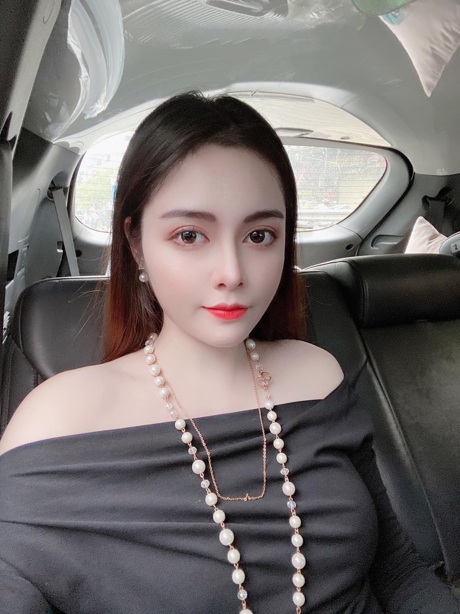 Từng bỏ thi Hoa hậu Hoàn vũ hot girl Tuyên Quang giờ ra sao