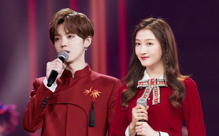 Hiện tại cô nàng đang hẹn hò với Luhan, có thông tin cho rằng cả hai đã đính hôn nhưng cho đến nay cặp đôi vẫn hoàn toàn im lặng