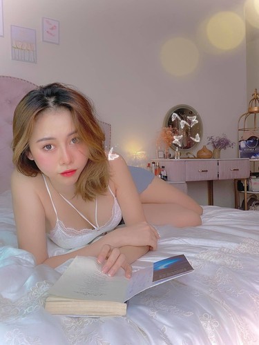 Mặt khác, Phương Thoa đã có thể tự chủ tài chính mà không cần phụ thuộc vào bất cứ ai. Hot girl TikTok là một trong số ít người ở độ tuổi 23 có thể xây dựng được cuộc sống và tài sản lớn như vậy.