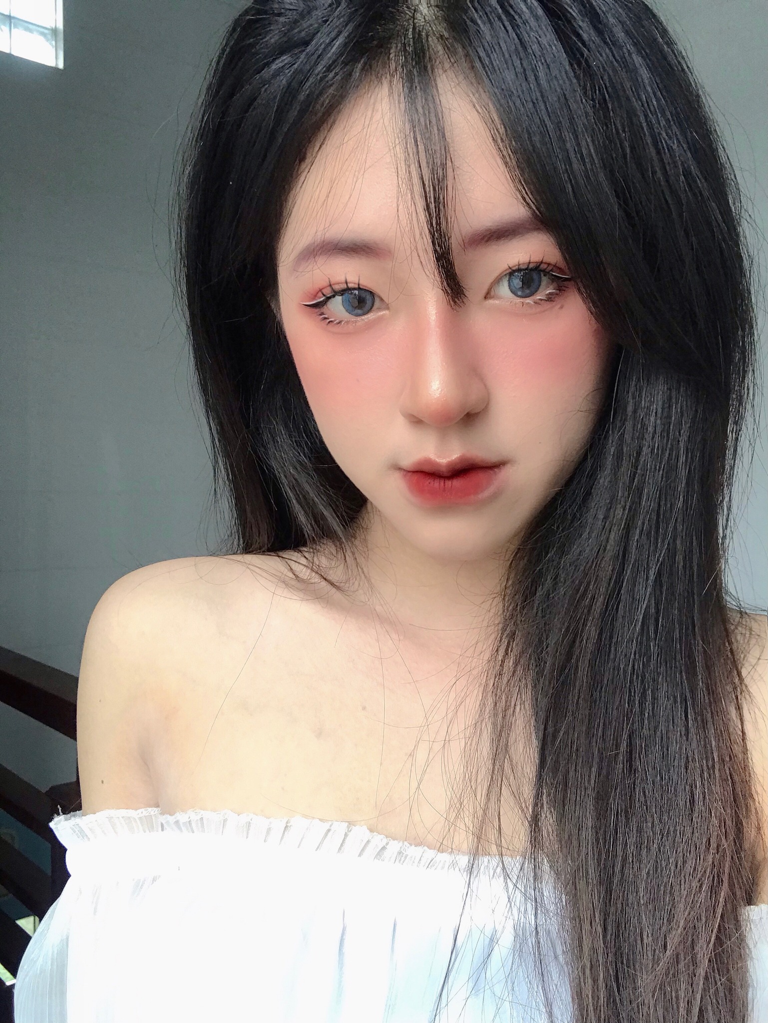 Ấn tượng đầu tiên mà nữ sinh này để lại cho người đối diện chính là đôi mắt to tròn và thần thái 