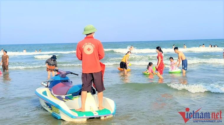 Đội cứu hộ tức trực 24/24h