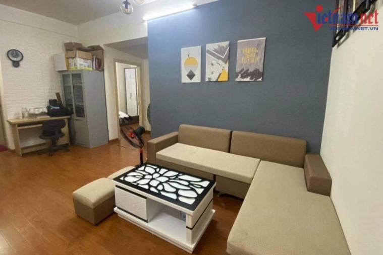 Căn phòng đầy đủ tiện nghi nhưng đã gần 1 năm không có người ở