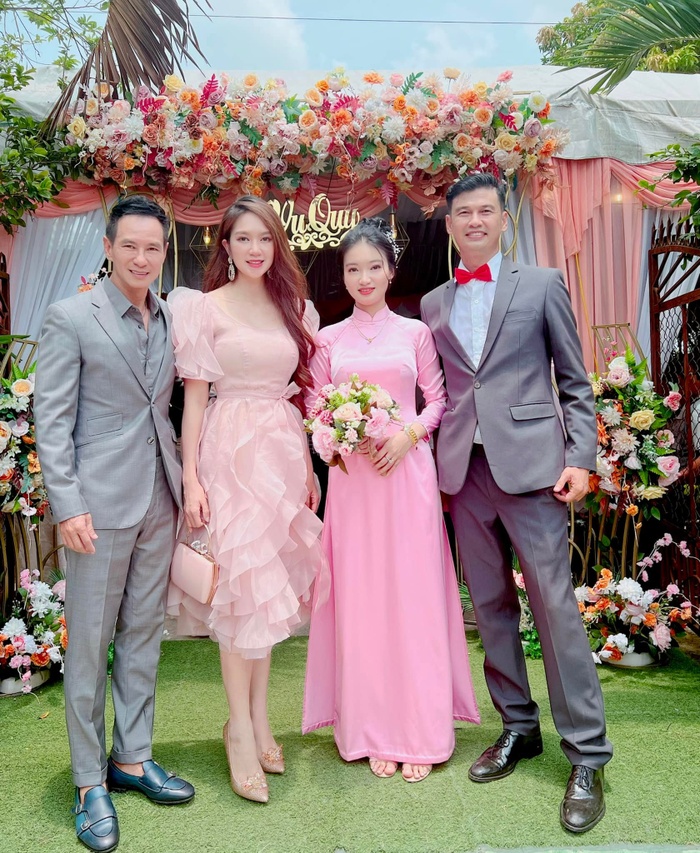 Nhan sắc xinh đẹp của cô dâu không kém cạnh bà xã Lý Hải.