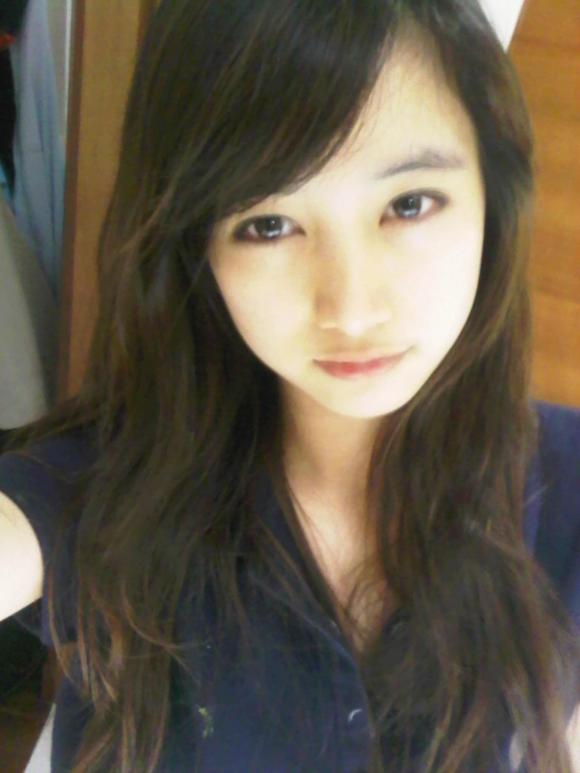 Mấy ngày gần đây nhiều cư dân mạng, thậm chí không ít người nổi tiếng khác gây chú ý khi hưởng ứng trào lưu Yahoo, chia sẻ lại hình ảnh quá khứ thời còn 