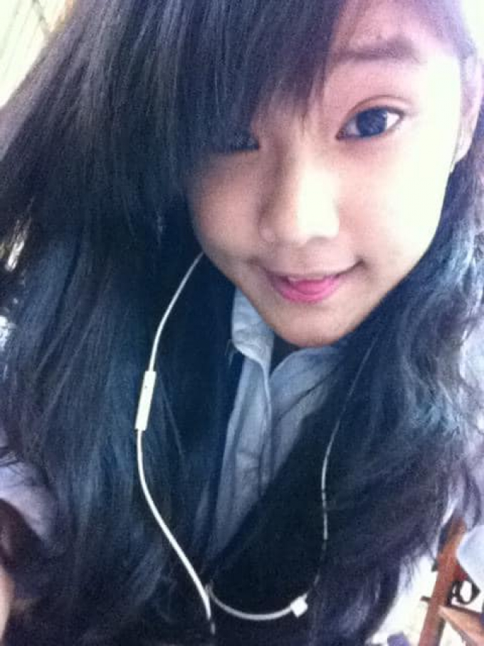 Hoàng Yến Chibi với bức ảnh chu mỏ, tròn mắt cùng nickname chipzvip_kute812.