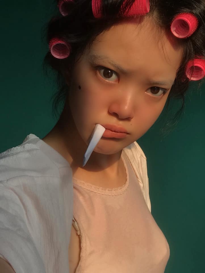 Không thể không thừa nhận, Michelle Lai tái hiện rất đúng tinh thần của giới trẻ ngày xưa. Dù bây giờ nhìn lại thì có thể trông hơi buồn cười nhưng ở thời đó, những ai biết 