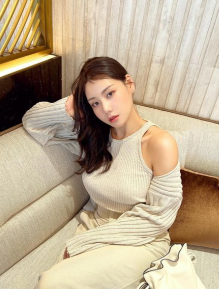 Để trở thành người mẫu chuyên nghiệp, gái xinh Boram đã quyết định giảm cân. Hiện tại cô nàng nặng 57kg, con số cao hơn số đo lý tưởng của phụ nữ Hàn Quốc nhưng Boram vẫn luôn có sức hút riêng khó trộn lẫn.