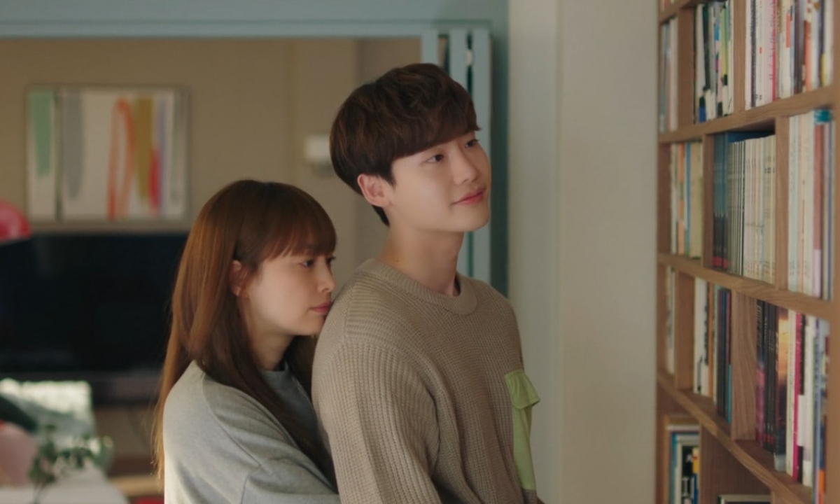 Lee Na Young và Lee Jong Suk.
