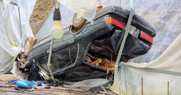 Hiện trường xế hộp gặp nạn.