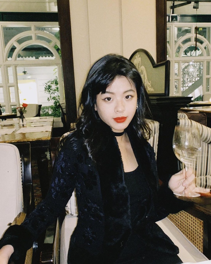 Từng tham gia The Voice Kid nên cô nàng khá có khiếu về âm nhạc và có dự định sẽ nối nghiệp theo truyền thống nghệ thuật của gia đình.