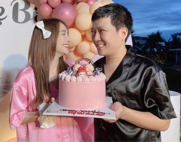 Trường Giang và Nhã Phương luôn được khán giả đánh giá là một trong những cặp đôi ngọt ngào nhất nhì Vbiz.