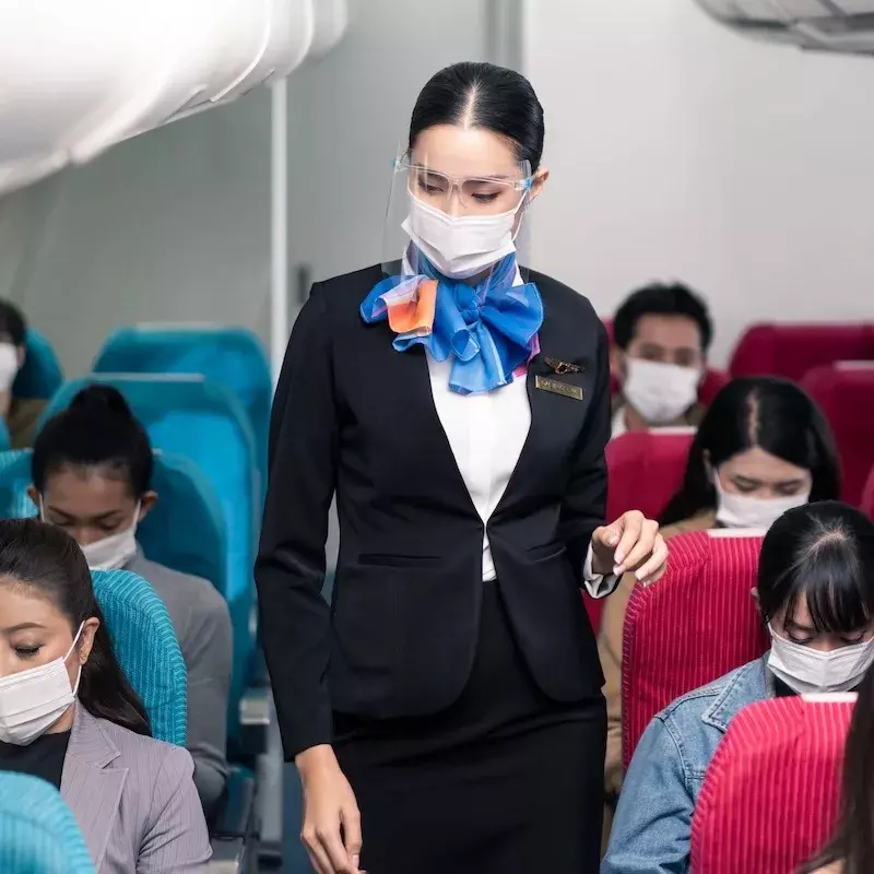 Một số nước đang nới lỏng quy định đeo khẩu trang trên phương tiện công cộng. Ảnh minh họa: Travel off Path