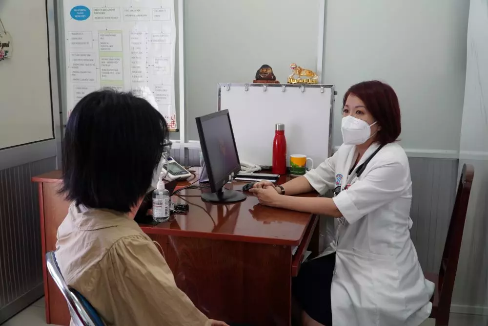 Bệnh nhân được thăm khám tại Phòng khám chống độc - Bệnh viện Chợ Rẫy.