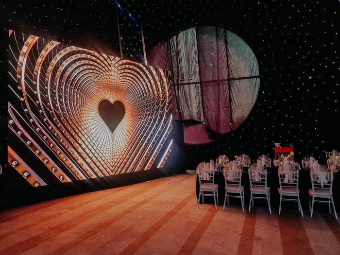 Quang cảnh bên trong địa điểm tổ chức lễ cưới của Phương Trinh Jolie và Lý Bình.