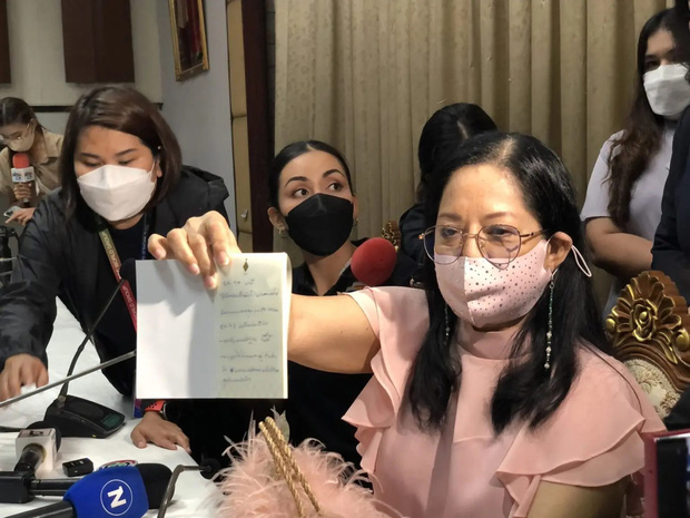 Mẹ của Tangmo Nida có mặt tại họp báo