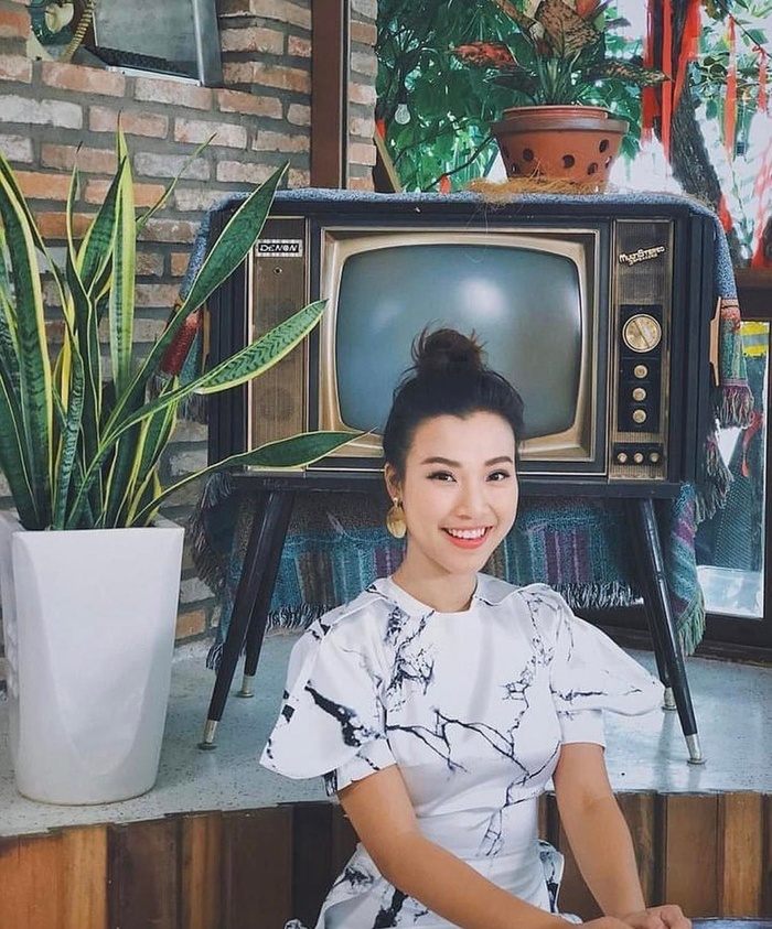  Người đẹp đang thoải mái tận hưởng cuộc sống của riêng mình giữa lời bàn tán từ dư luận.