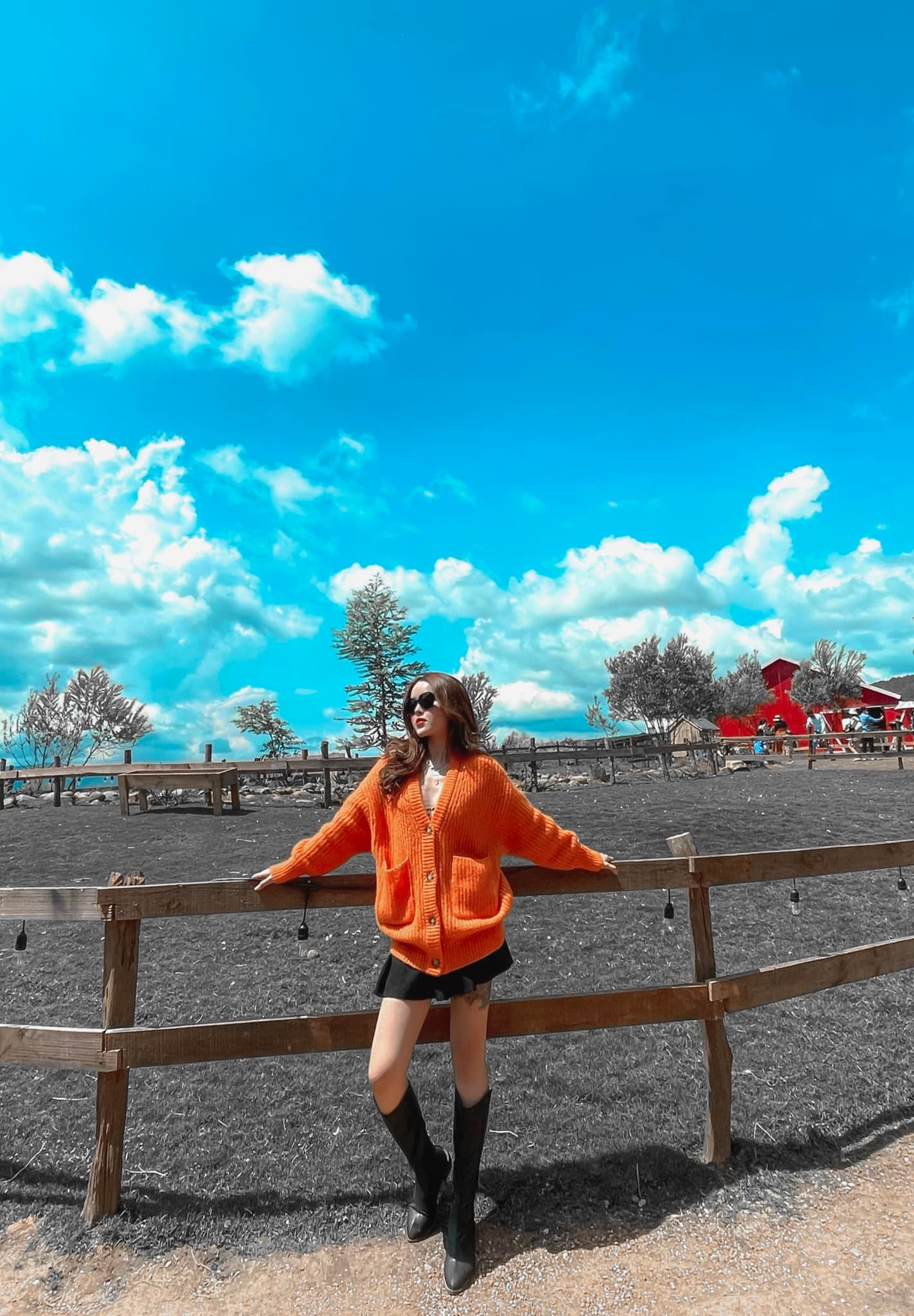 Được biết,Tâm Chibi sở hữu số đo 3 vòng chuẩn chỉnh 83-59-88 (cm), không thua kém hội mỹ nhân đình đám Vbiz.