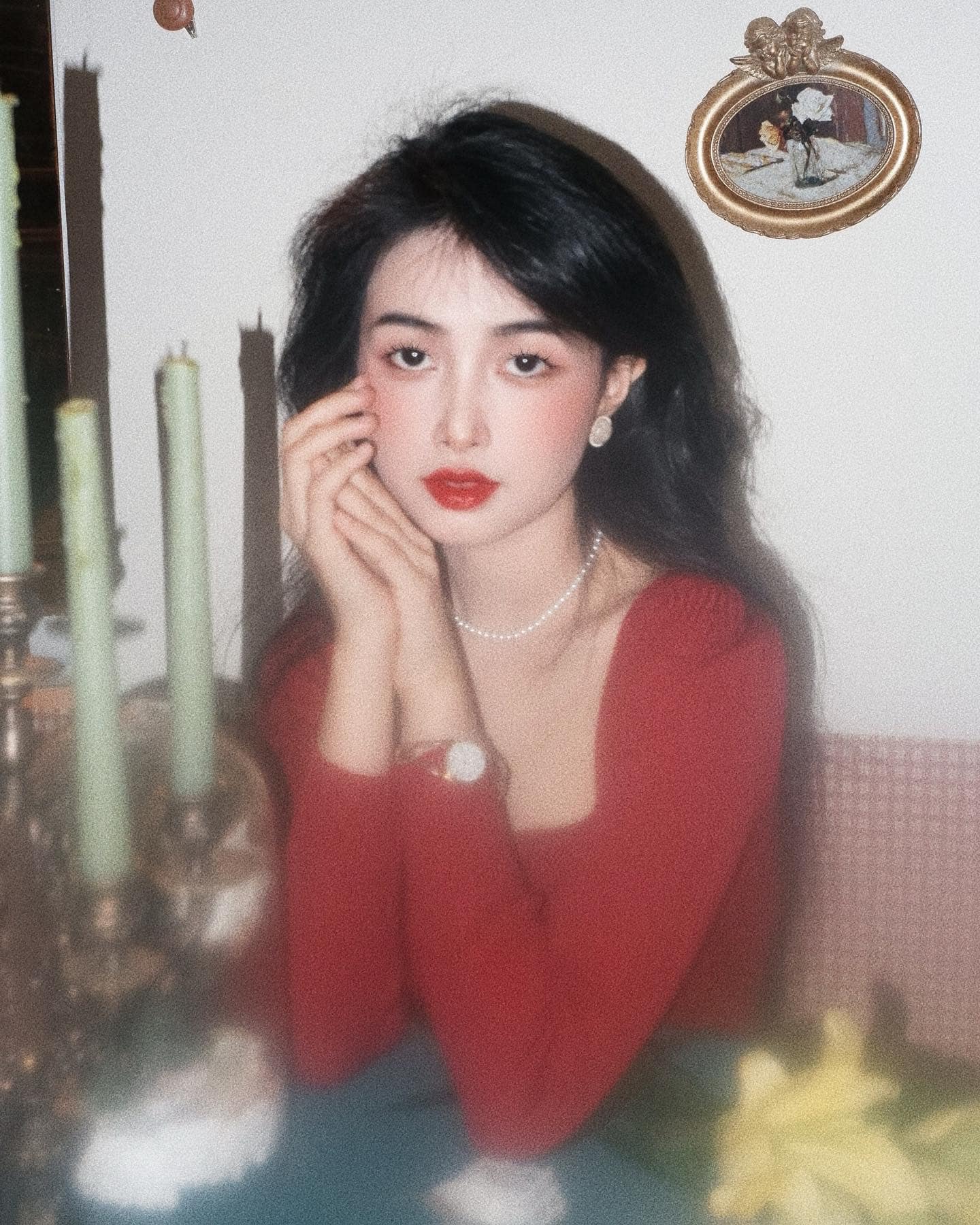 Cô nàng nổi lên với các clip quay về thập niên 80, 90 trên nền nhạc hoài cổ, mỗi clip TikTok của Mai Linh đều nhận về hàng chục, hàng trăm ngàn lượt xem.