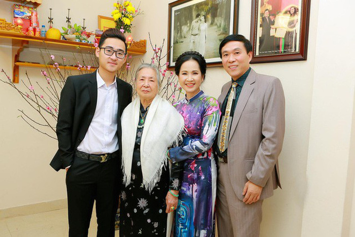 Sống hạnh phúc bên gia đình chồng