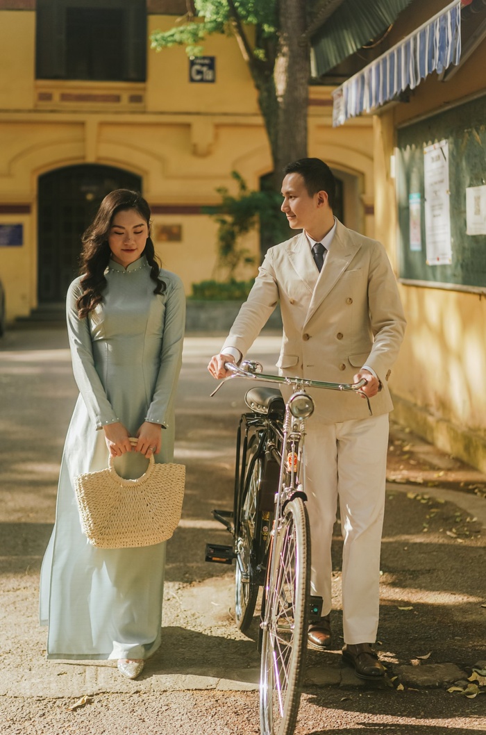 Chỉ cần tản bộ dưới sân trường cũng có được ảnh đẹp. Ảnh: Nguyen Thanh Luan.