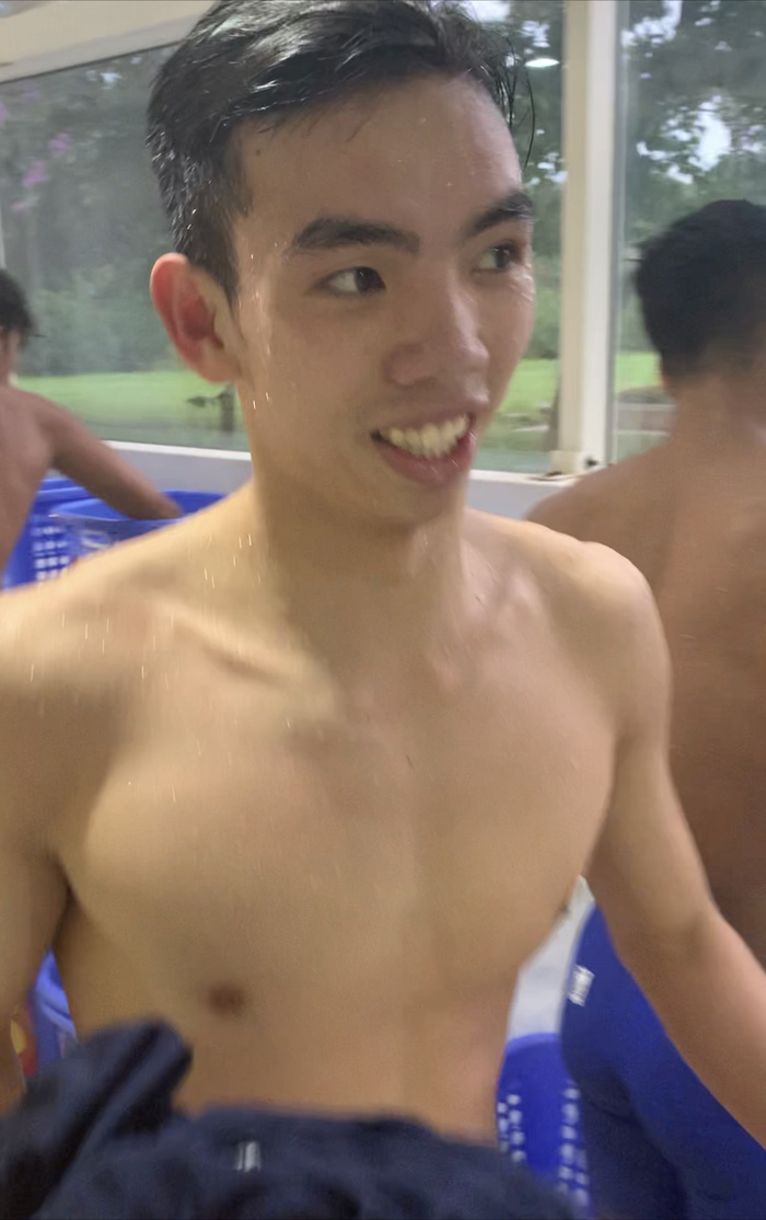 Ngay sau khi giành HCV 400 m tự do, kình ngư Nguyễn Huy Hoàng nói với Saostar là rất vui sướng.