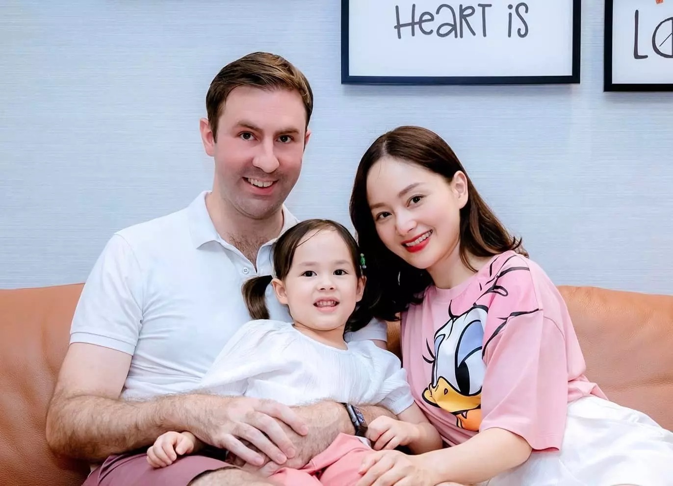 Khác với Khánh, ngoài đời Lan Phương luôn nhận được sự sẻ chia từ ông xã. 