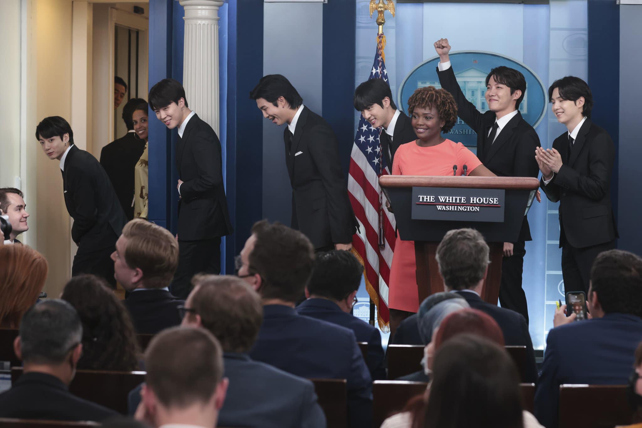 Sự xuất hiện của BTS tại sự kiện này đánh dấu thêm một cột mốc mới trên con đường sự nghiệp của nhóm. Giờ đây, BTS không chỉ là 1 nhóm nhạc Kpop mà còn là đại diện của Hàn Quốc, châu Á, mang tiếng nói của nghệ thuật và văn hóa đến với bạn bè quốc tế