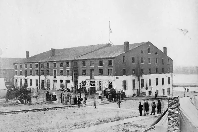 Nhà tù Libby, Mỹ năm 1865. Ảnh: Wikimedia