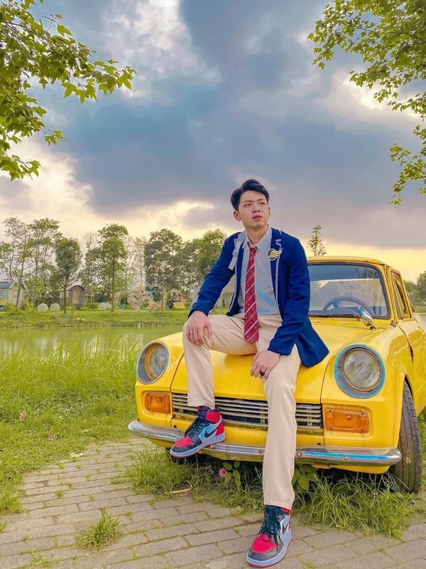 Thậm chí nhiều người còn nhận xét Thanh Tùng có nét giống với Ji Chang Wook - nam diễn viên Hàn Quốc. Trước sự so sánh này, anh chàng bày tỏ: 