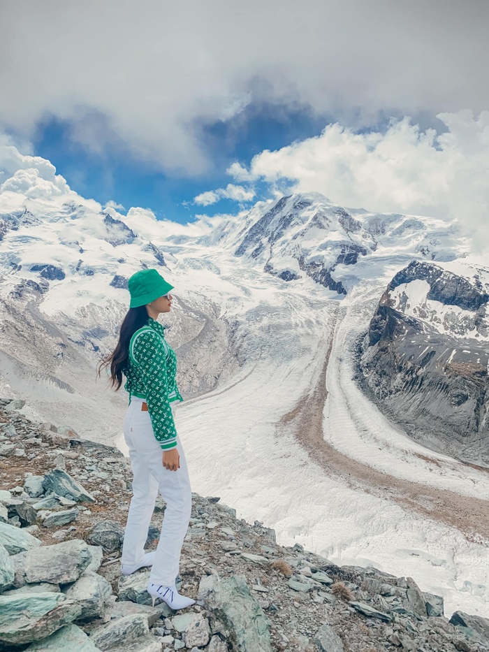 Visual của nữ ca sĩ nhận về 