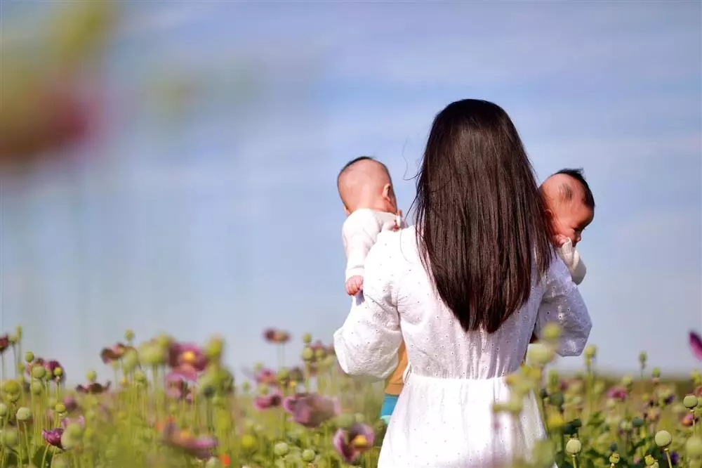 Thu Trang mong cặp song sinh sau này sẽ tìm được người con gái yêu thương con thật lòng.