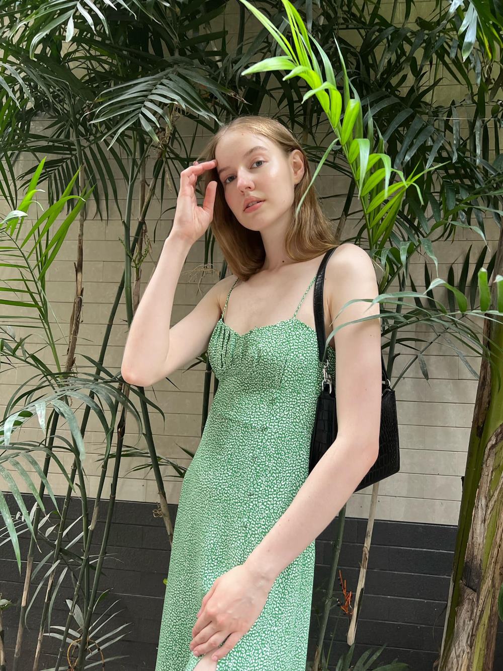 So với chị gái, Palina Yang mới sang Việt Nam được vài tháng. Cô được biết đến là người mẫu chuyên nghiệp.