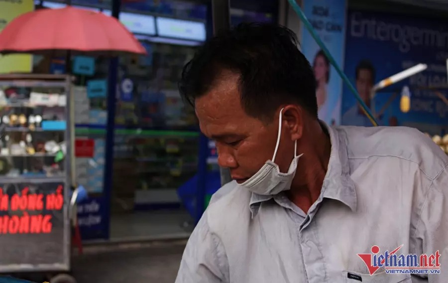 Anh ít khi kể về cuộc đời mình, nếu có anh chỉ muốn chia sẻ để những người đang lầm lạc hiểu và sớm quay đầu, sửa sai.